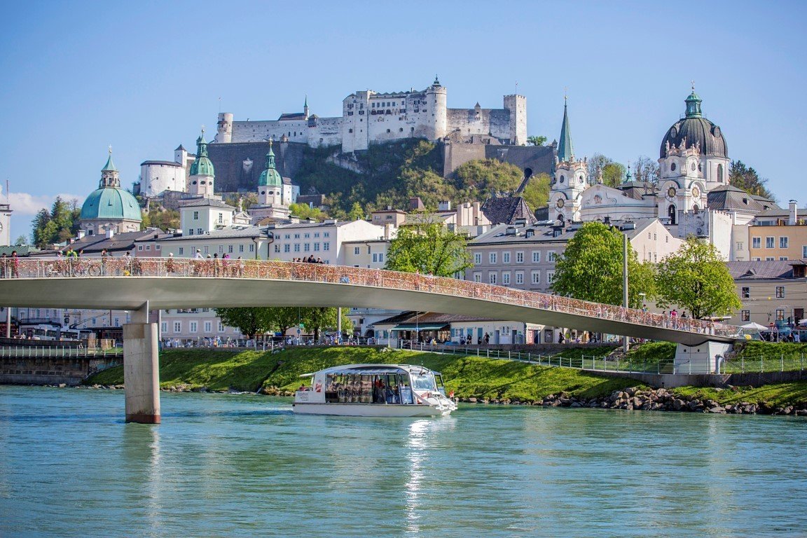 Schiff-Fahrt in Salzburg